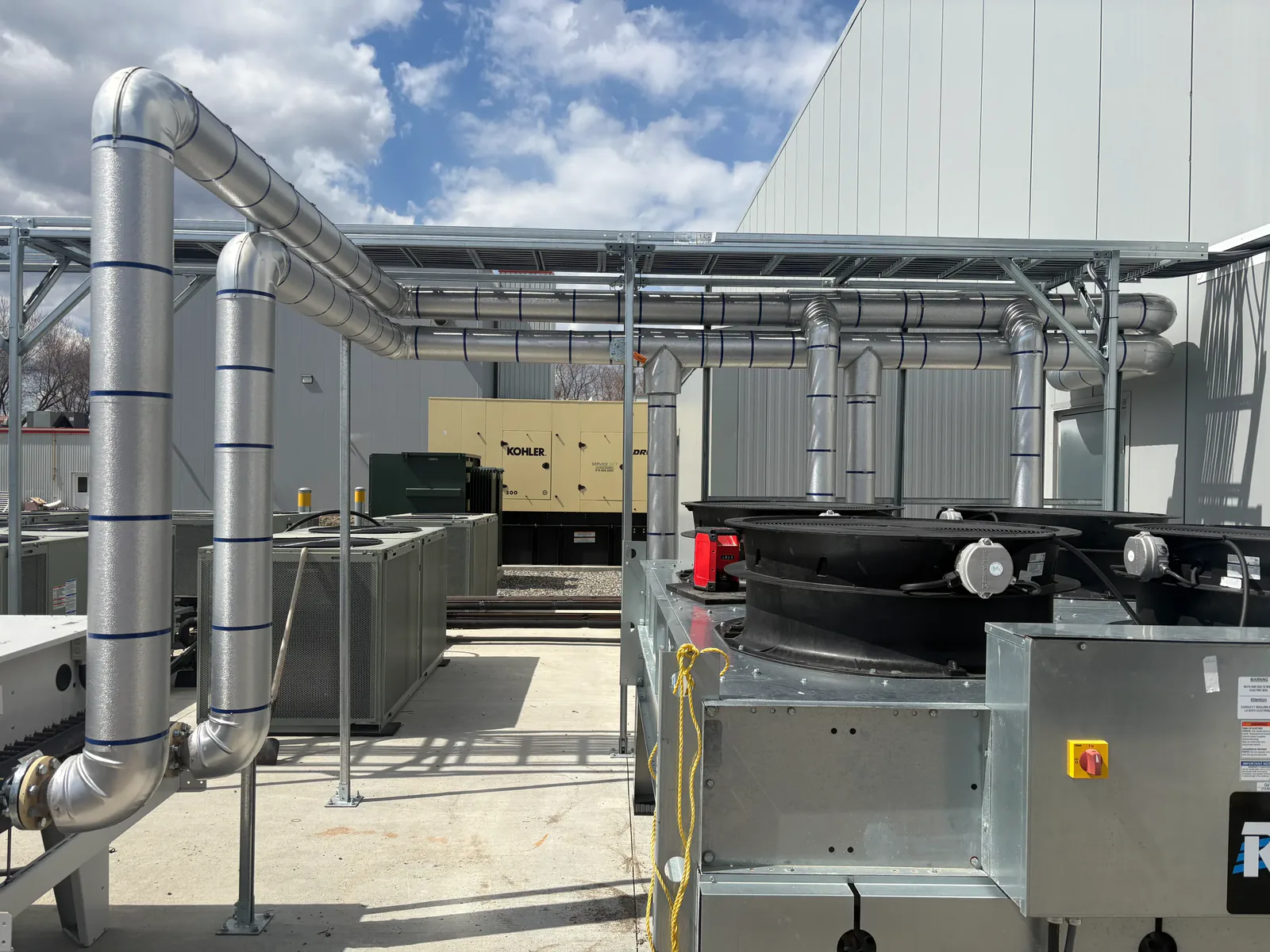 Tuyauterie extérieure protégée par un revêtement d'aluminium
